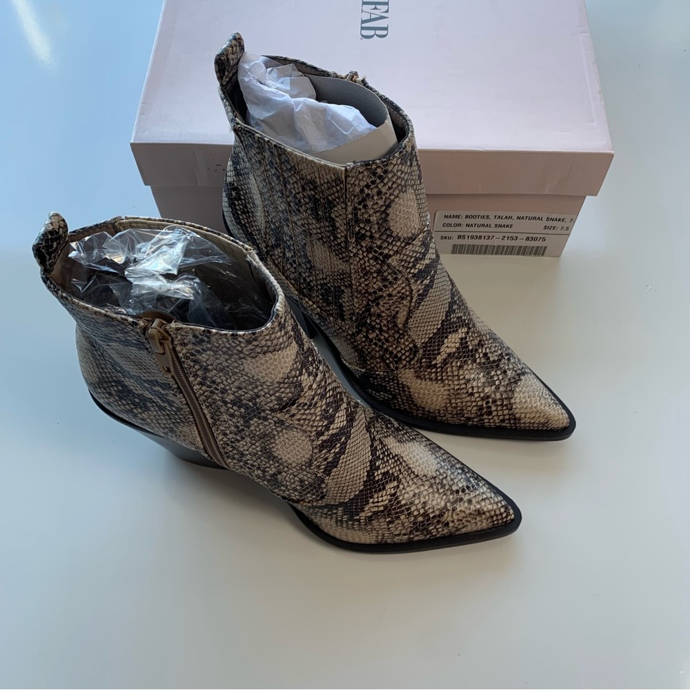 New Just‎ Fab Snake Skin Print Heeled Boots Sz 7.5